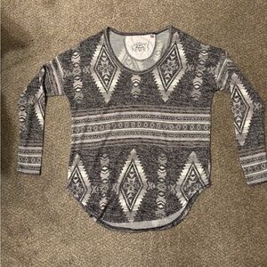 Women’s Aztec patterned long sleeve shirt, size XS. Excellent condition!